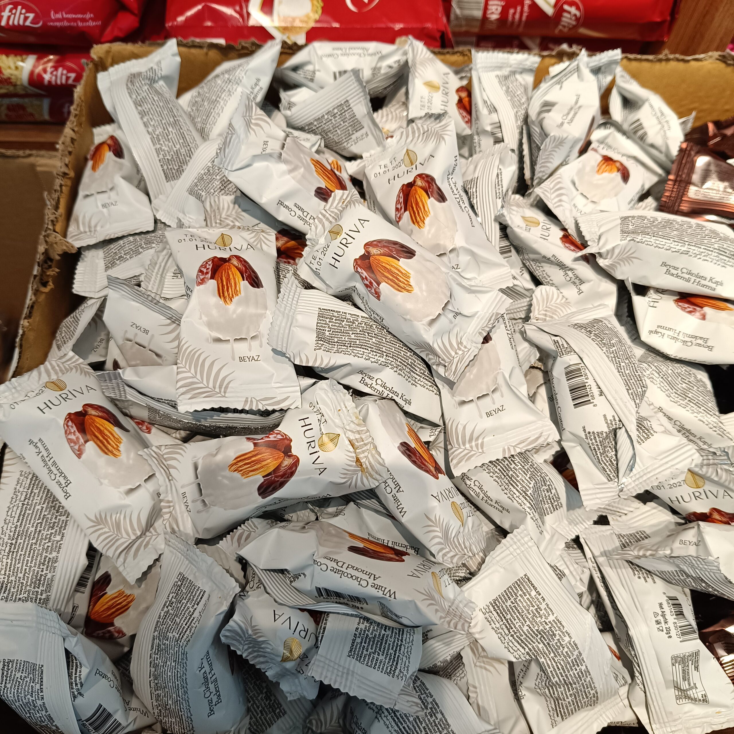 Hurma Huriva Beyaz Çikolatalı Bademli görsel 2